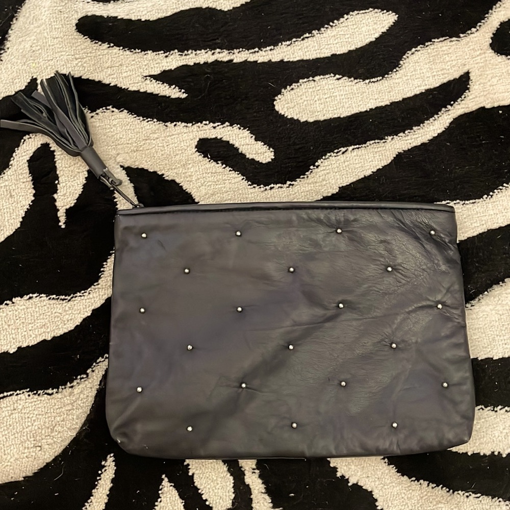Vintage black leather tassel and studded clutch bag 💼